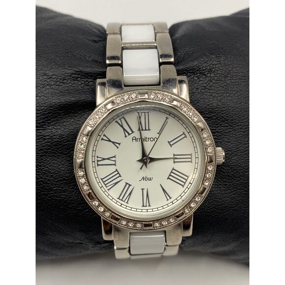 Armitron Now White Silver Tone Stainless Steel Watch Working New Battery - Picture 1 of 8
